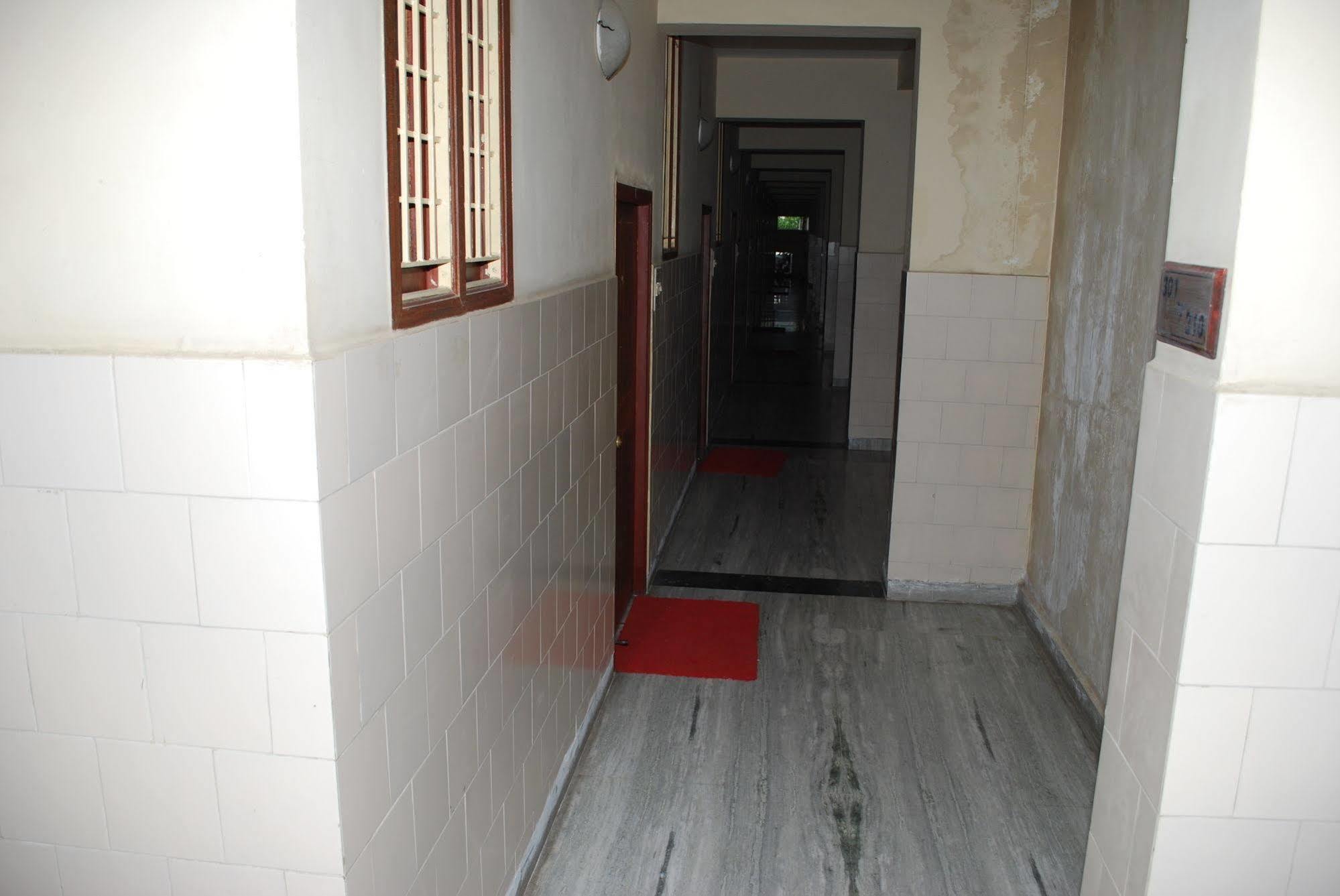 Sri Sai Residency Hotel Tirupati Exterior photo